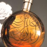 عطر ادکلن لمبر دِ مِغوَی کالـیگـرافی اِرمِس - L'Ambre des Merveilles Calligraphie Hermès - بررسی، قیمت و خرید