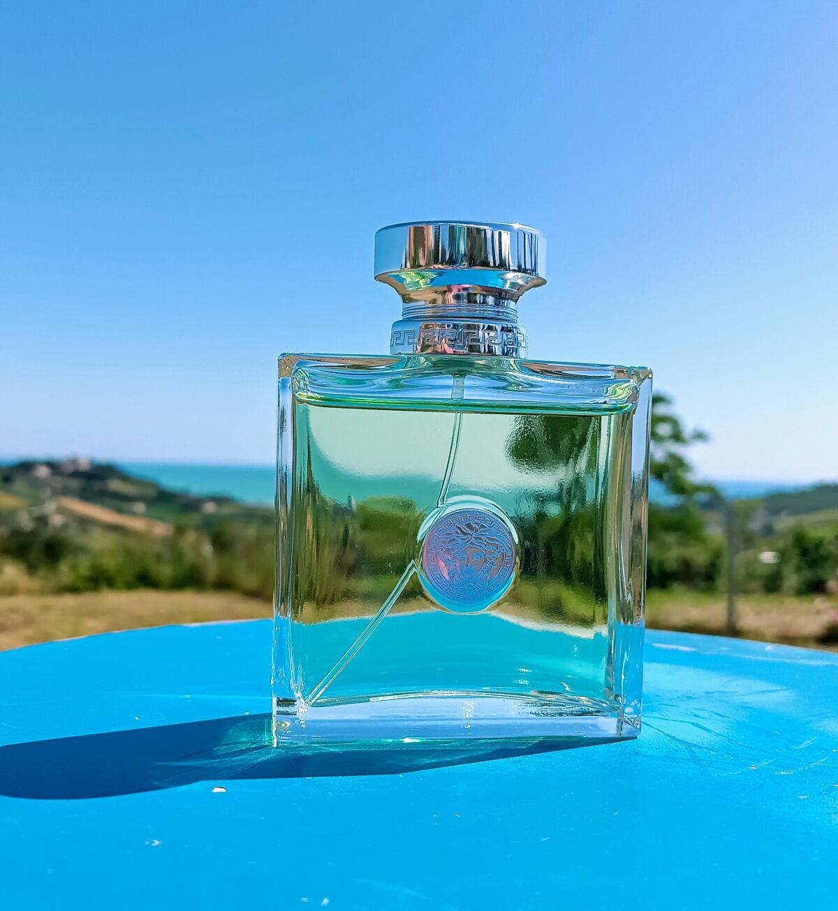 عطر ادکلن ورسنس ورساچه - Versense Versace - بررسی، قیمت و خرید
