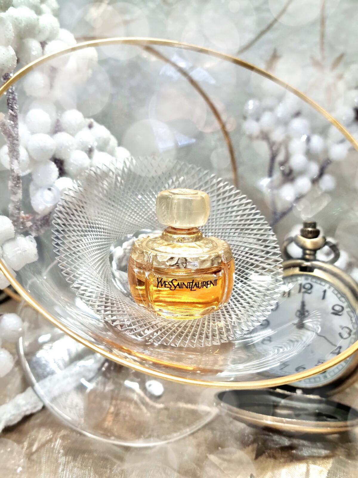 عطر ادکلن یوورس ایو سن لورن - Yvresse (Champagne) Yves Saint Laurent - بررسی، قیمت و خرید