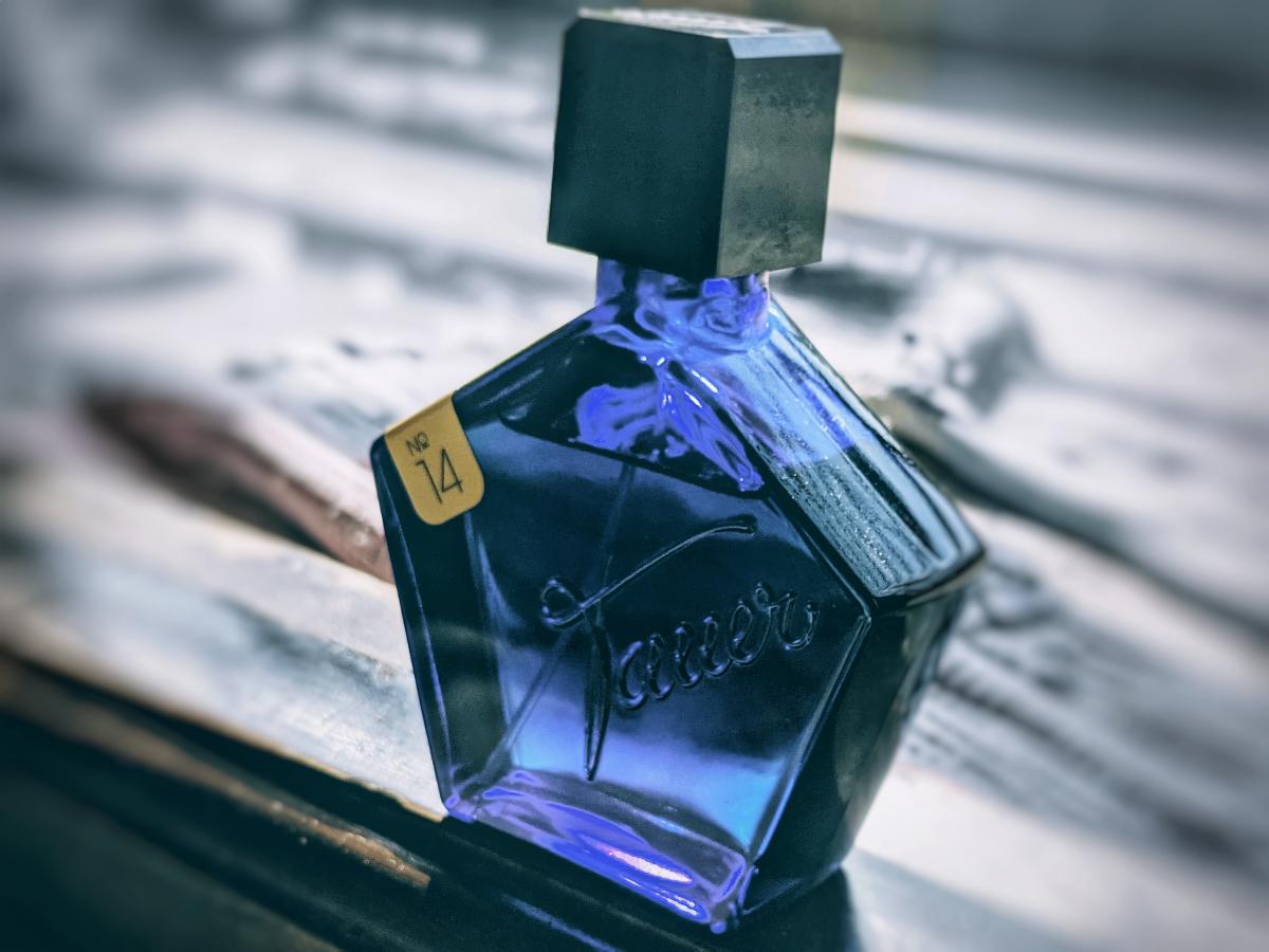 عطر ادکلن فورتین نون‌تاید پتلز تاور پرفیومز - 14 Noontide Petals Tauer Perfumes - بررسی، قیمت و خرید