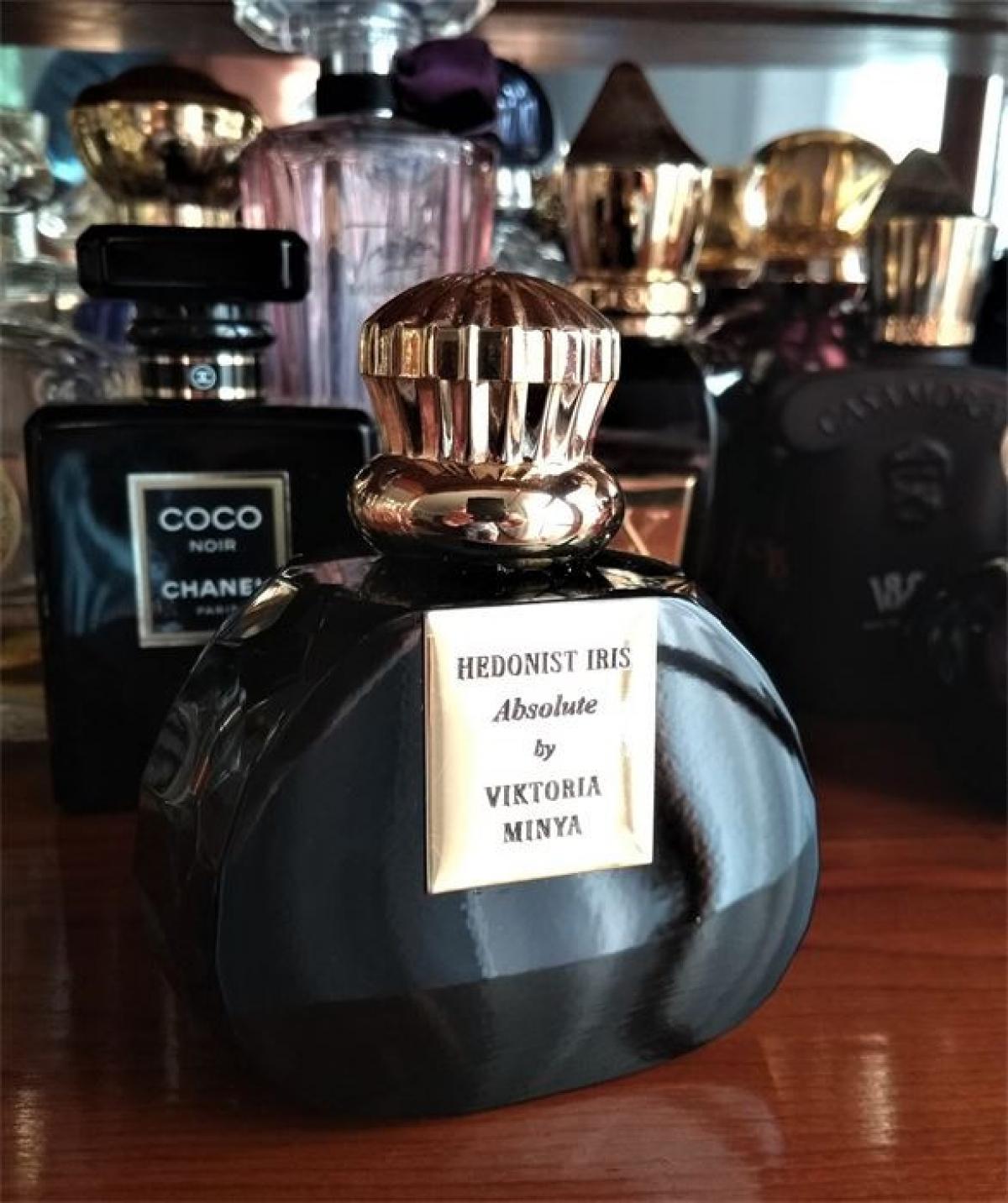 عطر ادکلن هیدونیست آیریس ابسولوت ویکتوریا مینیا - Hedonist Iris Absolute Viktoria Minya - بررسی، قیمت و خرید