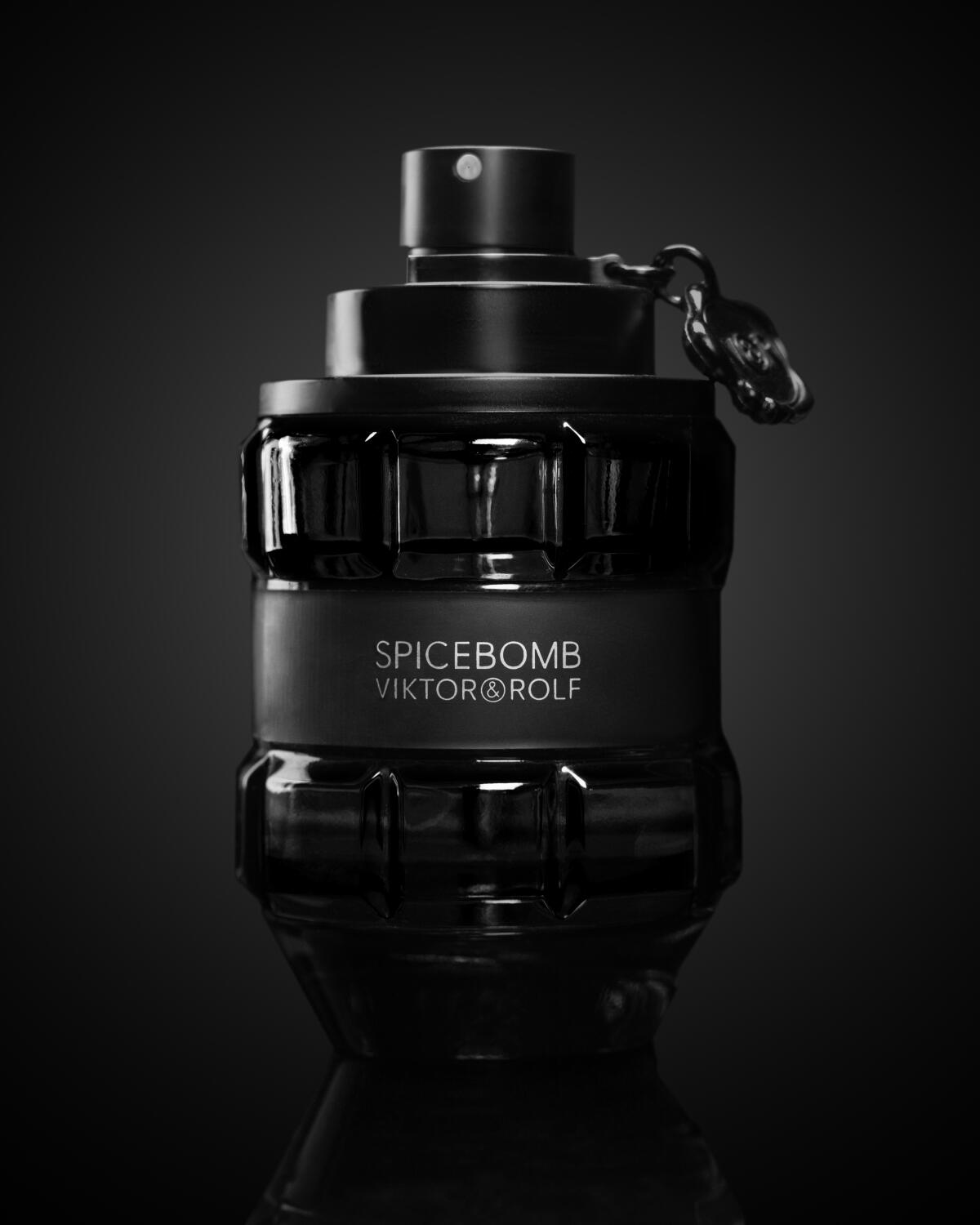 عطر ادکلن اسپایس بامب ویکتور اند رالف - Spicebomb Viktor&Rolf - بررسی، قیمت و خرید