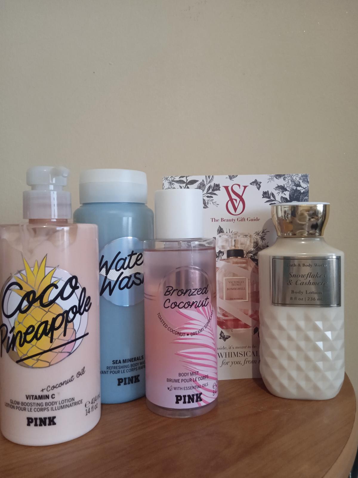 عطر ادکلن برونزد کوکونت بادی میست ویکتوریا سیکرت - Bronzed Coconut Body Mist Victoria's Secret - بررسی، قیمت و خرید