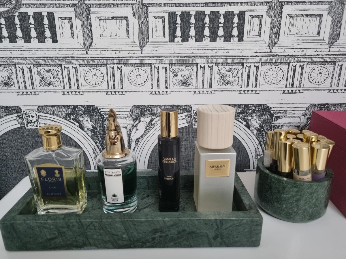 عطر ادکلن کاری‌تاس مموایز لاندن - Caritas Memoize London - بررسی، قیمت و خرید