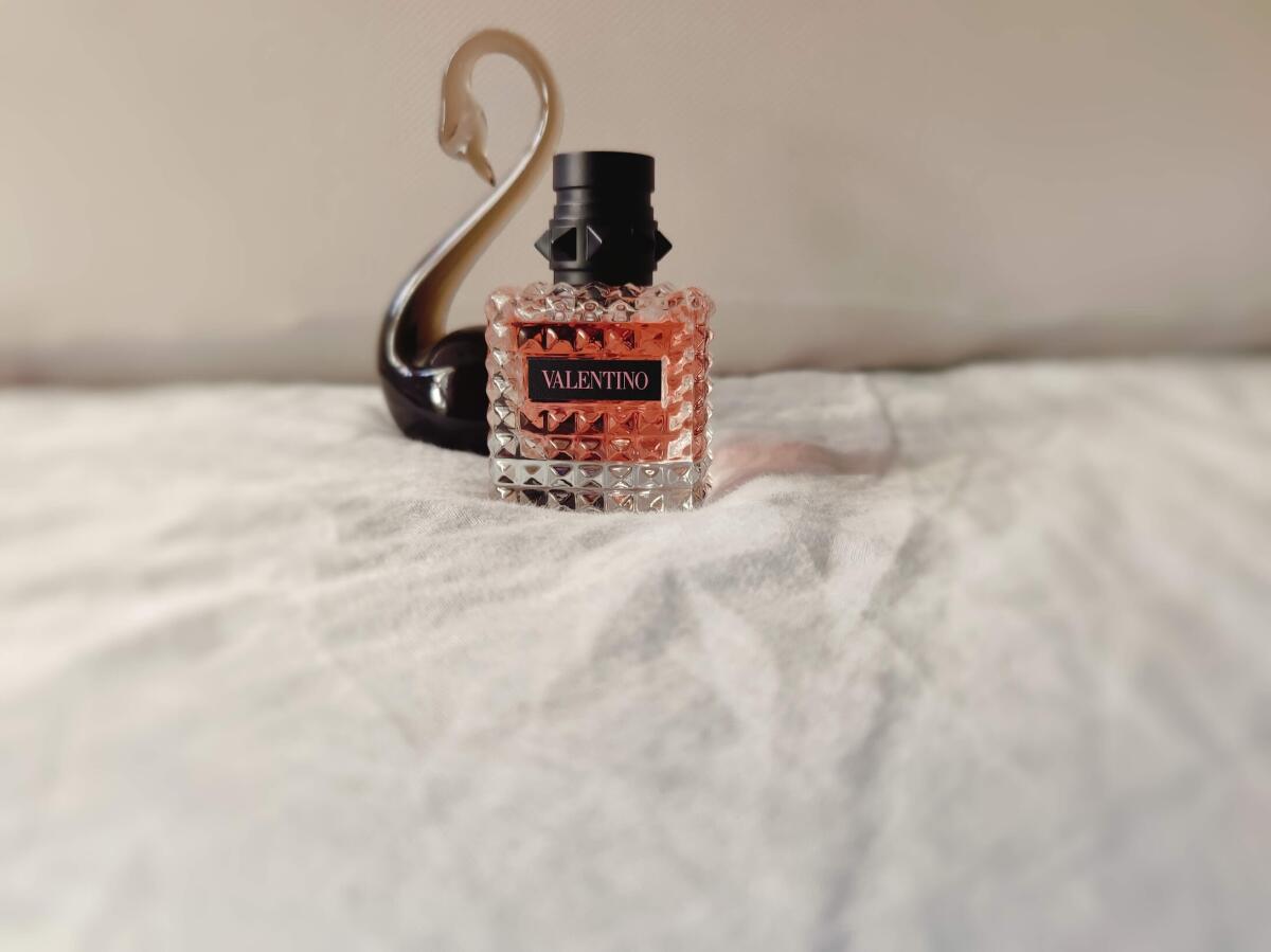 عطر ادکلن والنتینو دونا بورن این روما والنتینو - Valentino Donna Born In Roma Valentino - بررسی، قیمت و خرید