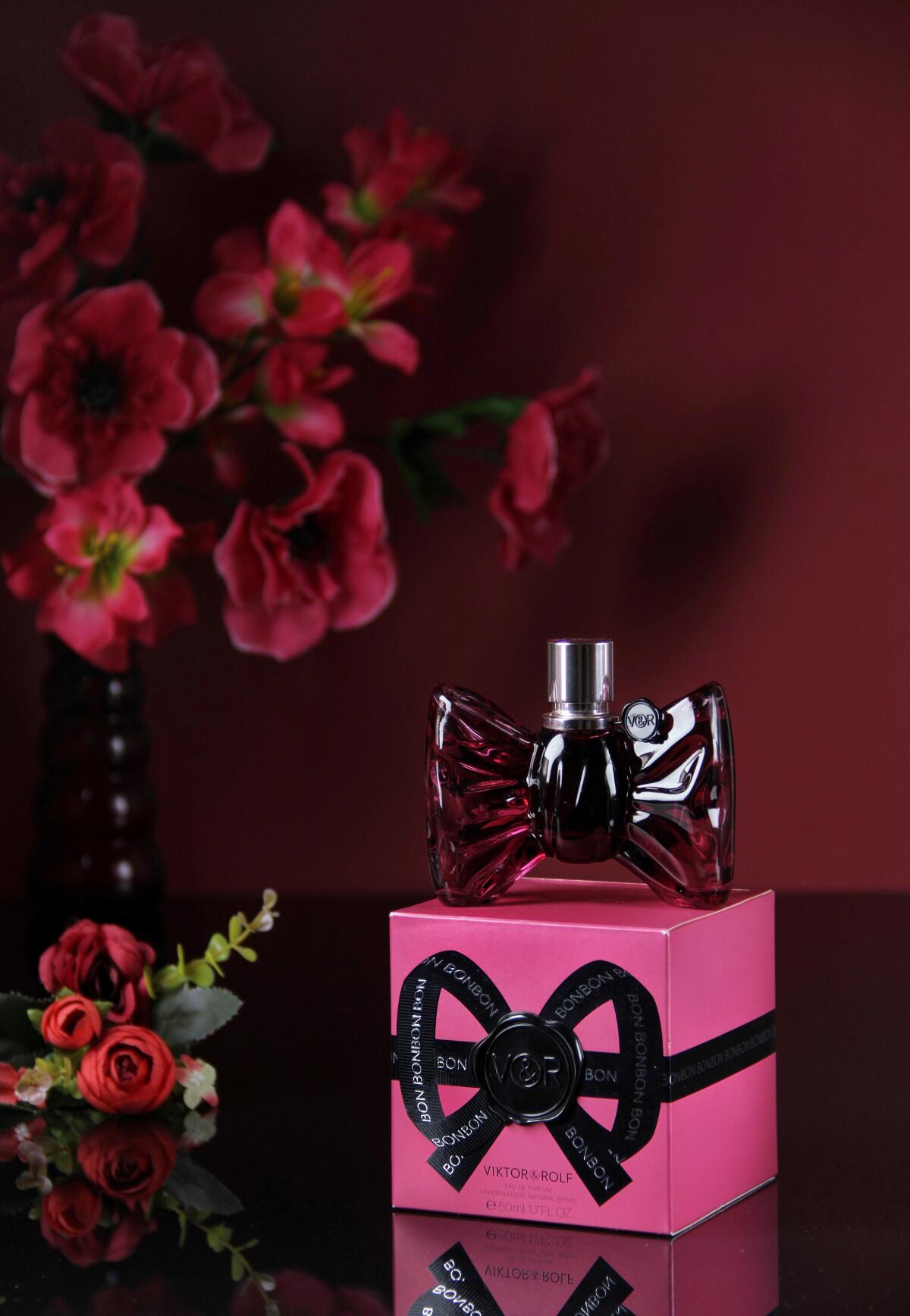 عطر ادکلن بون بون ویکتور اند رولف - Bonbon Viktor&Rolf - بررسی، قیمت و خرید