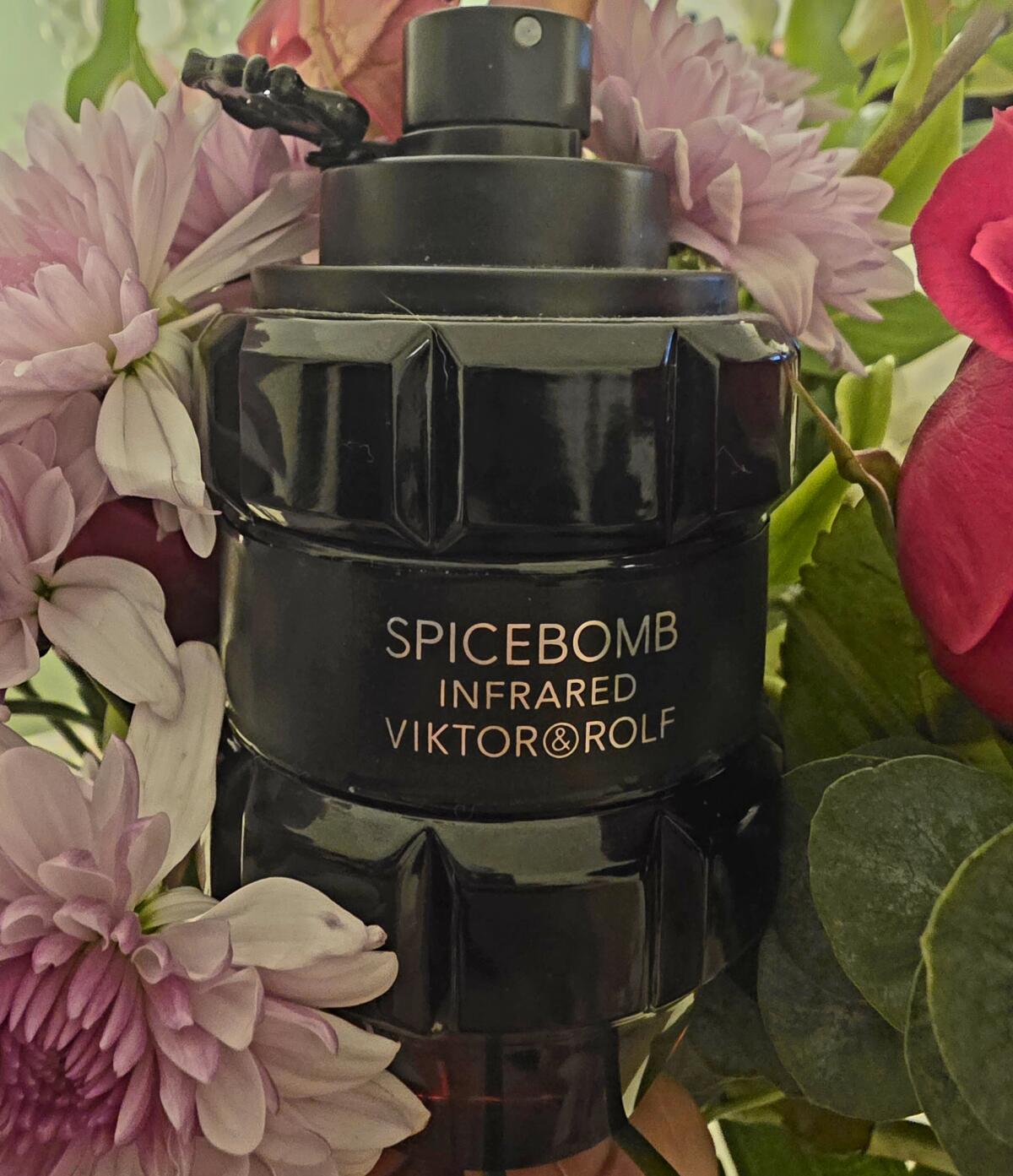 عطر ادکلن سپایسبامب اینفرارد ویکتور اند رالف - Spicebomb Infrared Viktor&Rolf - بررسی، قیمت و خرید