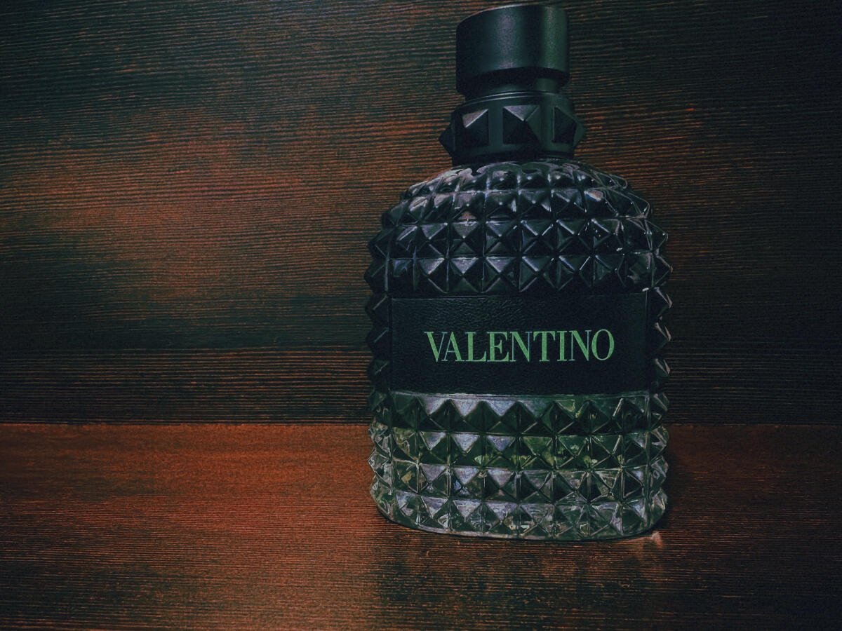 عطر ادکلن والنتینو اومو بورن این روما گرین استراواگانزا والنتینو - Valentino Uomo Born in Roma Green Stravaganza Valentino - بررسی، قیمت و خرید