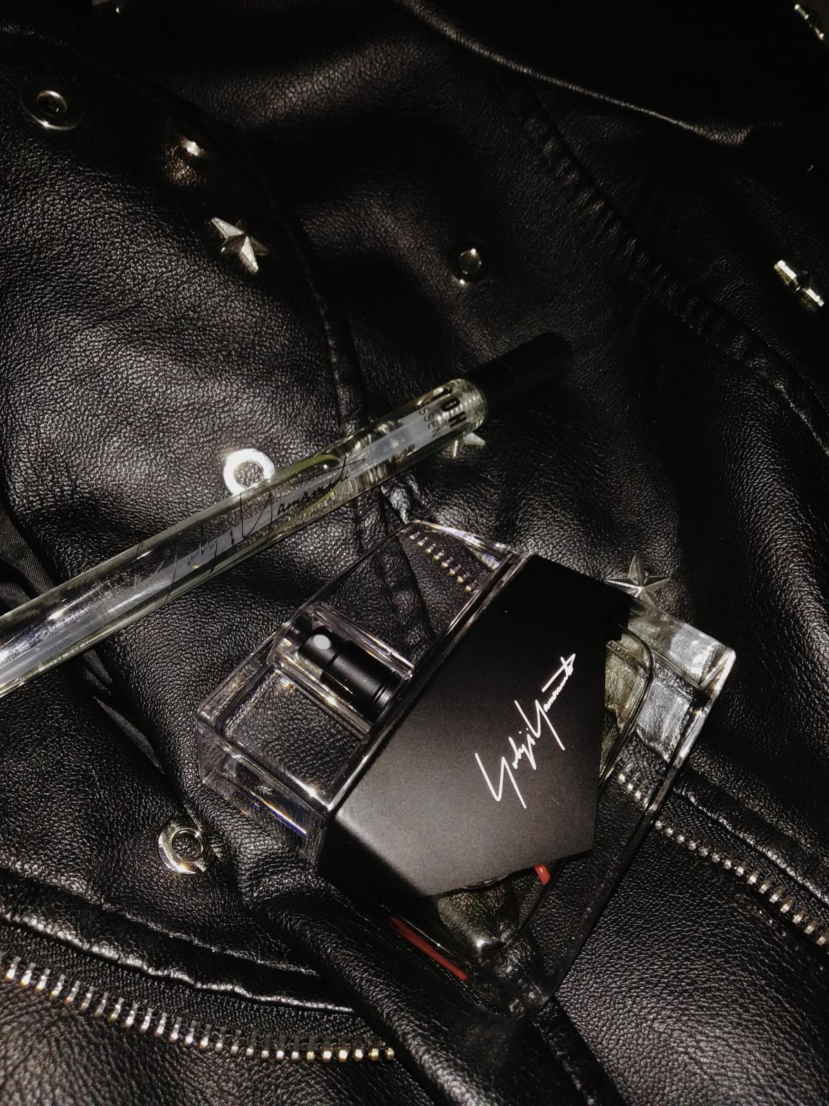 عطر ادکلن یوهجی اسنشیال یوجی یاماموتو - Yohji Essential Yohji Yamamoto - بررسی، قیمت و خرید