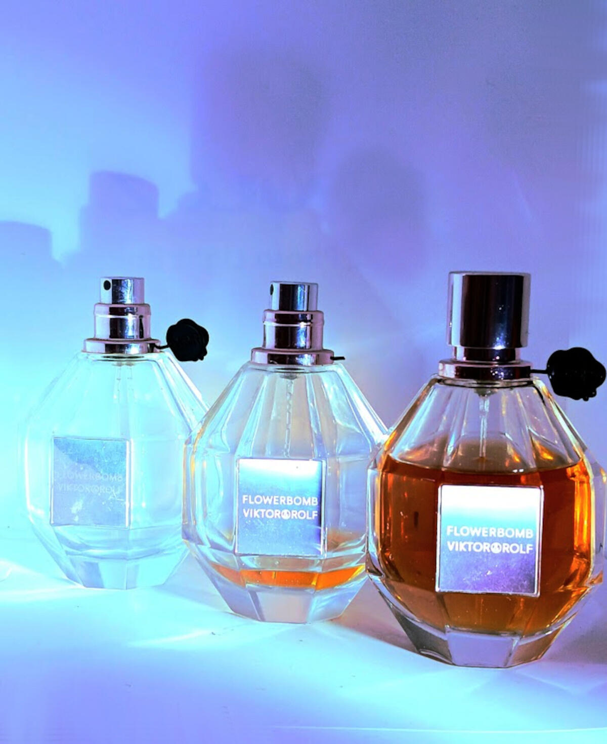 عطر ادکلن فلاوربامب ویکتور اند رولف - Flowerbomb Viktor&Rolf - بررسی، قیمت و خرید