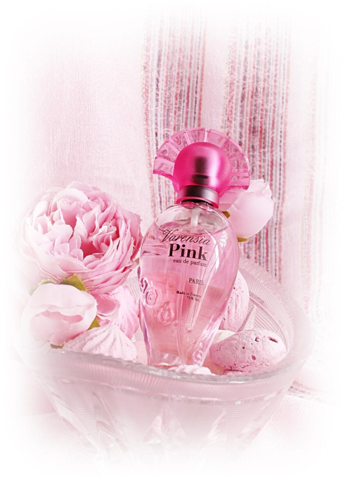 عطر ادکلن وارنسیا وایت اولریک دو وارنز - Varensia White Ulric de Varens - بررسی، قیمت و خرید