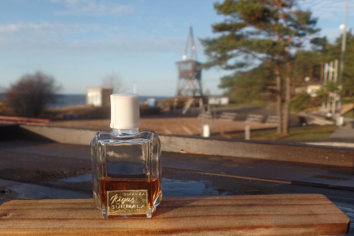 عطر ادکلن ریگاس جومالا دزینتارس - Rīgas Jūrmala (Рижское Взморье) Dzintars - بررسی، قیمت و خرید