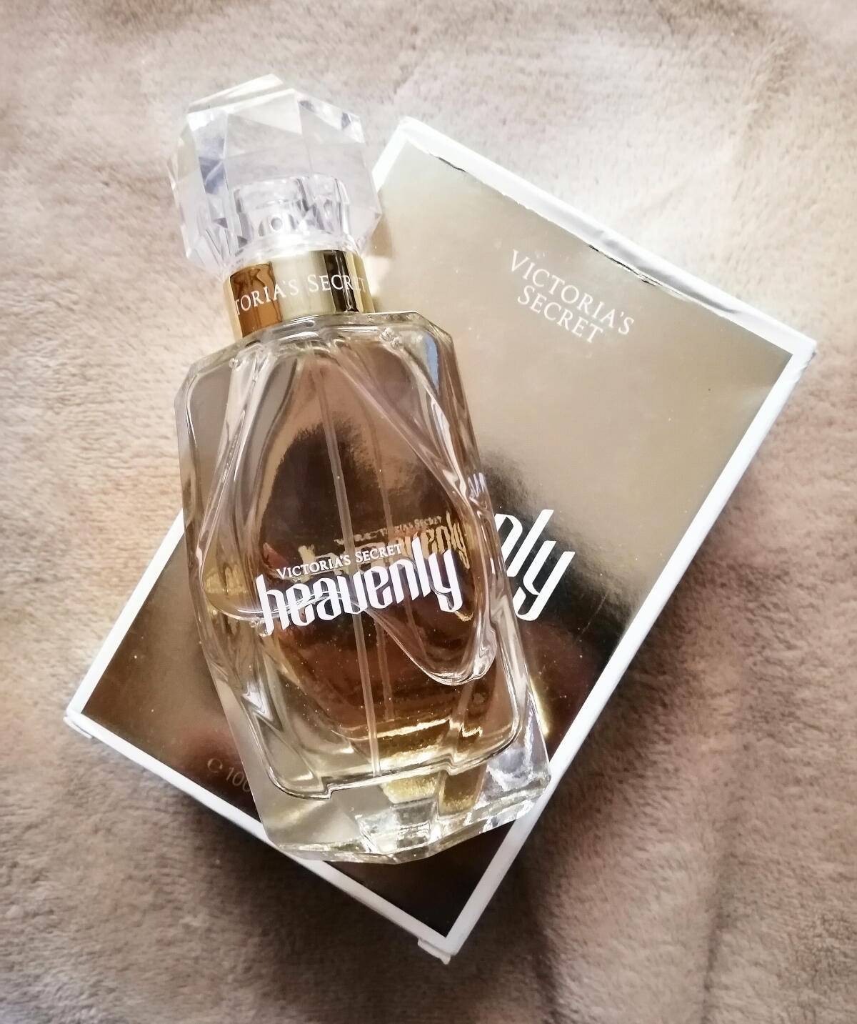 عطر ادکلن هیونلی او دو پارفوم ۲۰۱۹ ویکتوریا سیکرت - Heavenly Eau de Parfum 2019 Victoria's Secret - بررسی، قیمت و خرید