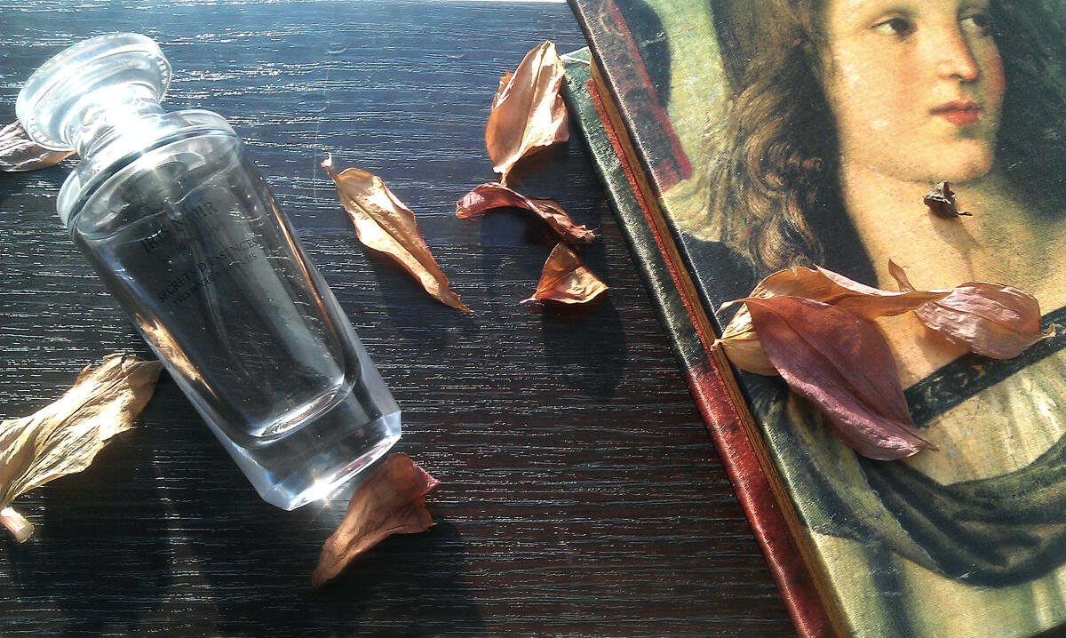 عطر ادکلن آیریس نوآر ایوز روشه - Iris Noir Yves Rocher - بررسی، قیمت و خرید