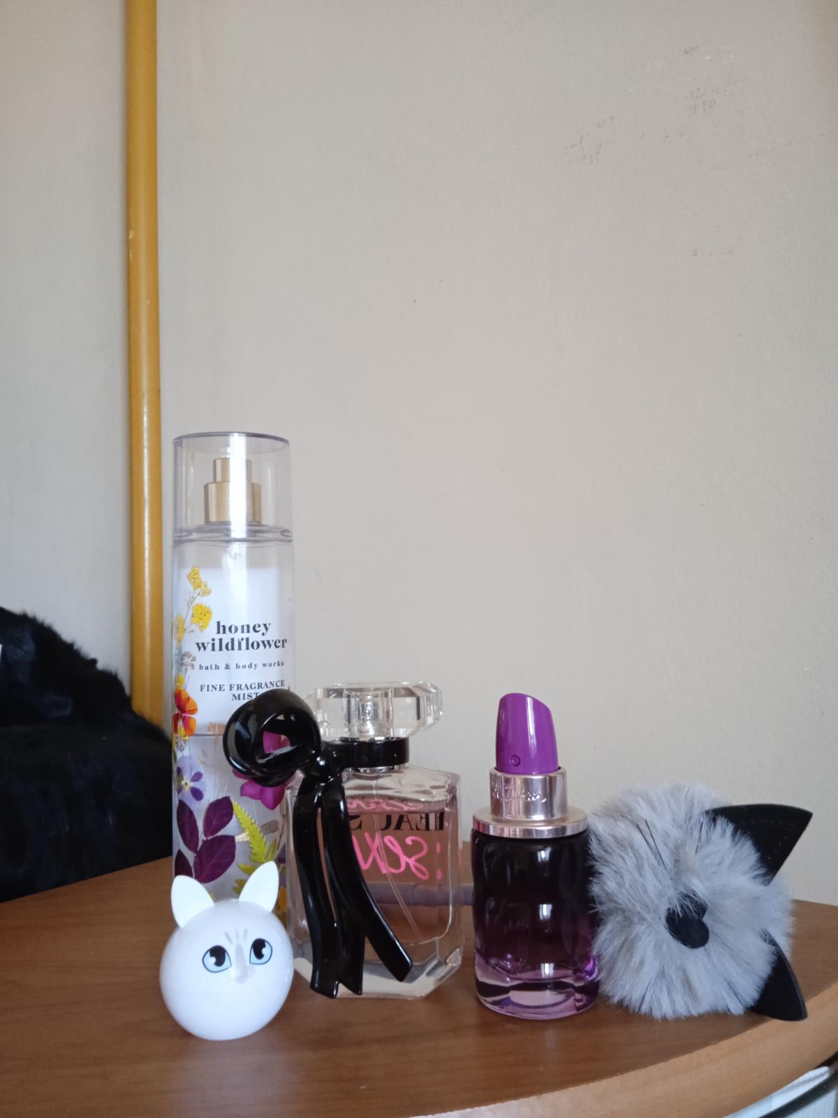 عطر ادکلن اُو سو سِکسی ویکتوریا سیکرت - Eau So Sexy Victoria's Secret - بررسی، قیمت و خرید