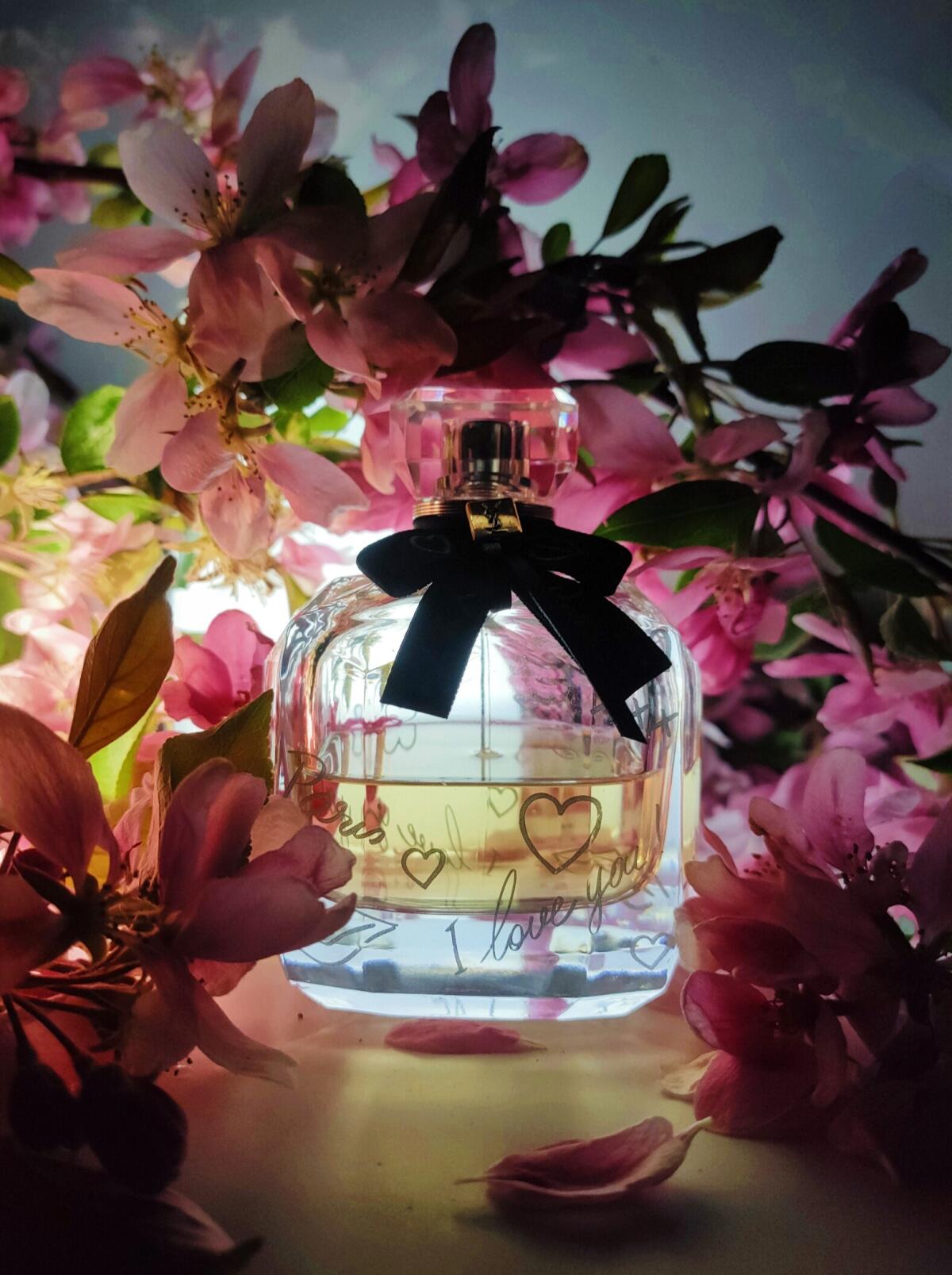 عطر ادکلن مان پاریس ایو سن لورن - Mon Paris Yves Saint Laurent - بررسی، قیمت و خرید