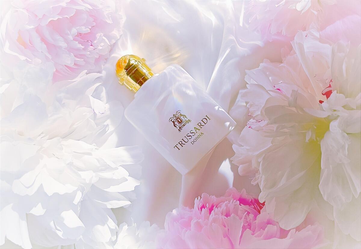 عطر ادکلن ترساردی دونا ترساردی - Trussardi Donna (2011) Trussardi - بررسی، قیمت و خرید