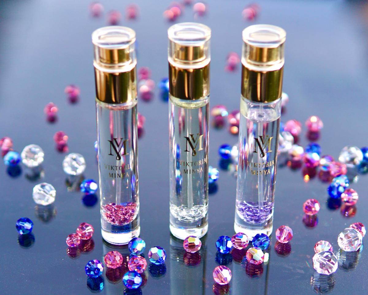عطر ادکلن هیدونیست آیریس ویکتوریا مینیا - Hedonist Iris Viktoria Minya - بررسی، قیمت و خرید