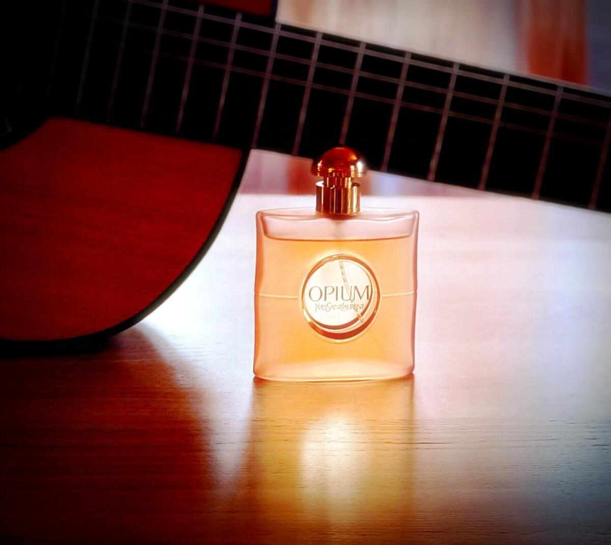 عطر ادکلن اوپیوم وپغ د پغفم ایو سن لوران - Opium Vapeurs de Parfum Yves Saint Laurent - بررسی، قیمت و خرید