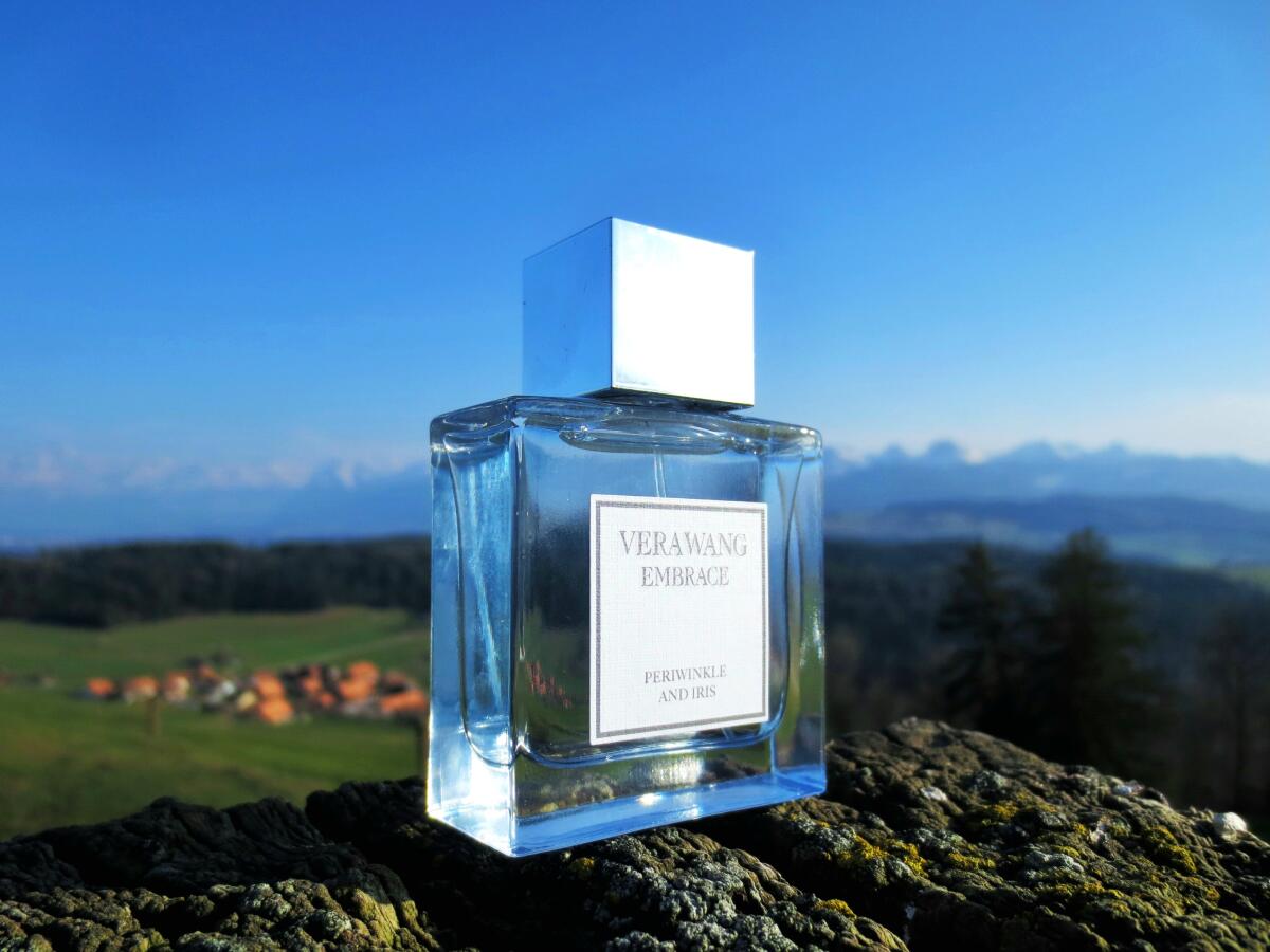 عطر ادکلن امبریس پری وینکل اند آیریس ویرا ونگ - Embrace Periwinkle & Iris Vera Wang - بررسی، قیمت و خرید