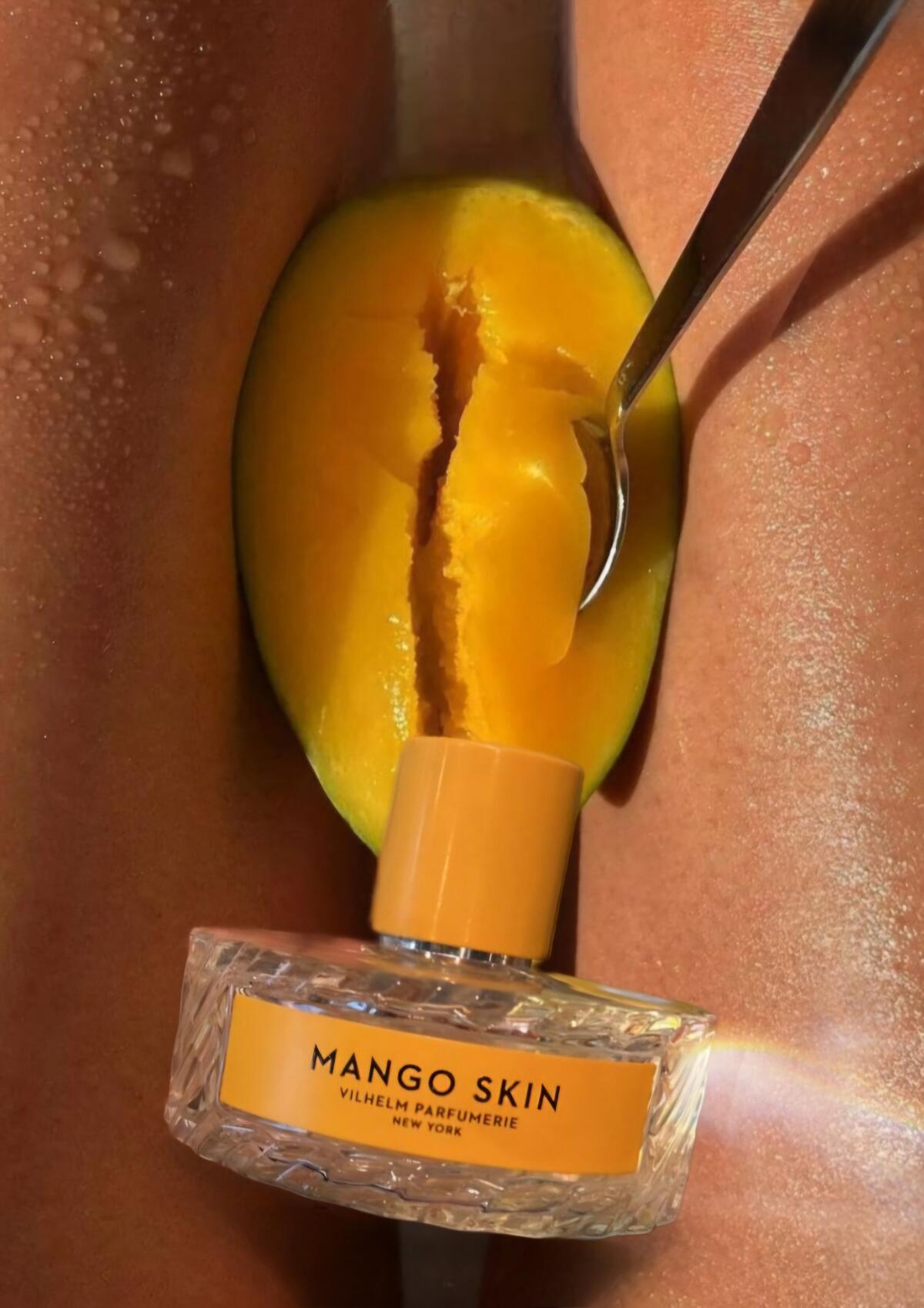 عطر ادکلن منگو اسکین ویلهلم پارفومری - Mango Skin Vilhelm Parfumerie - بررسی، قیمت و خرید