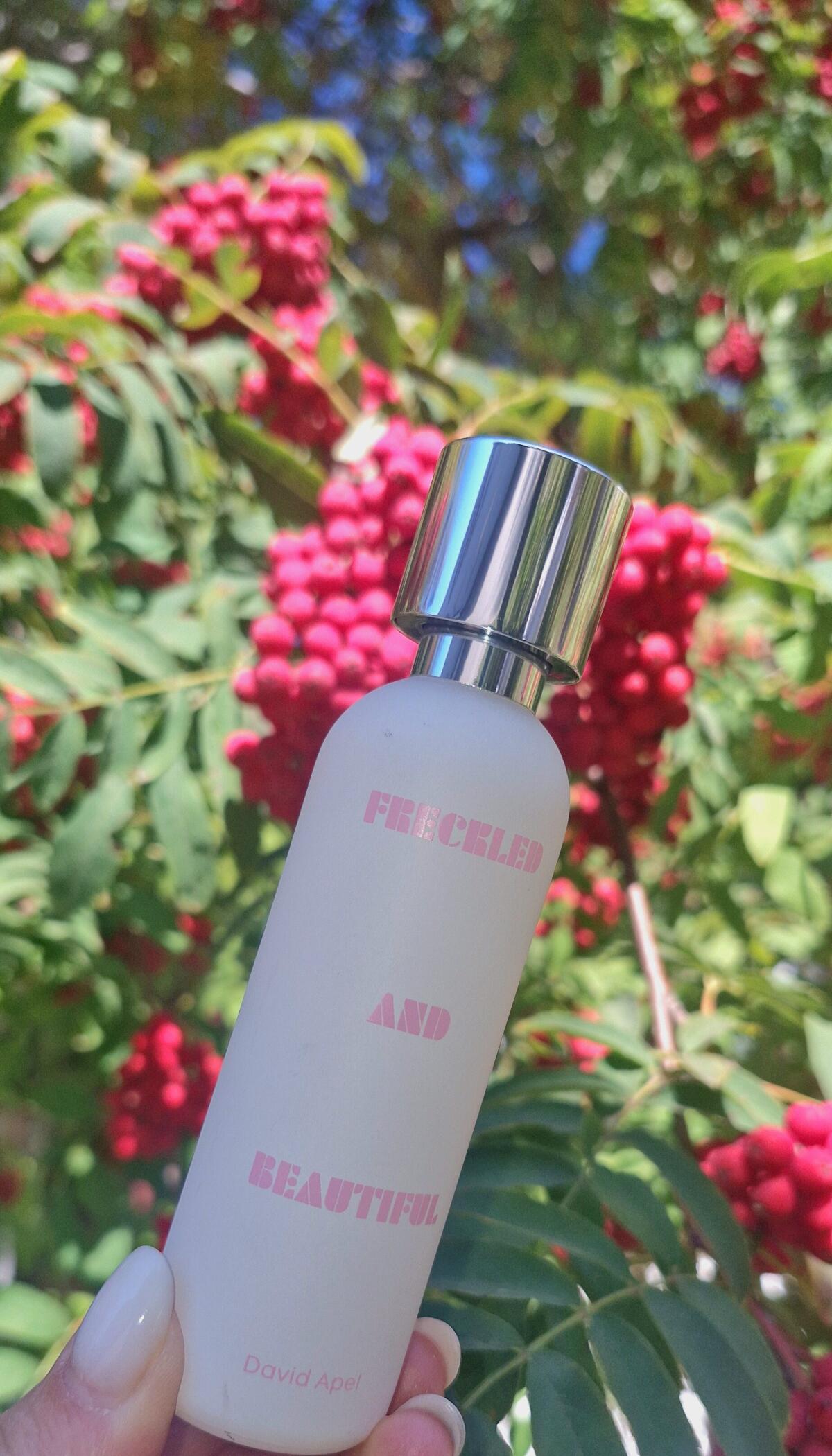 عطر ادکلن فرکلد اند بیوتیفول وات وی دو ایز سیکرت - Freckled and Beautiful What We Do Is Secret - بررسی، قیمت و خرید