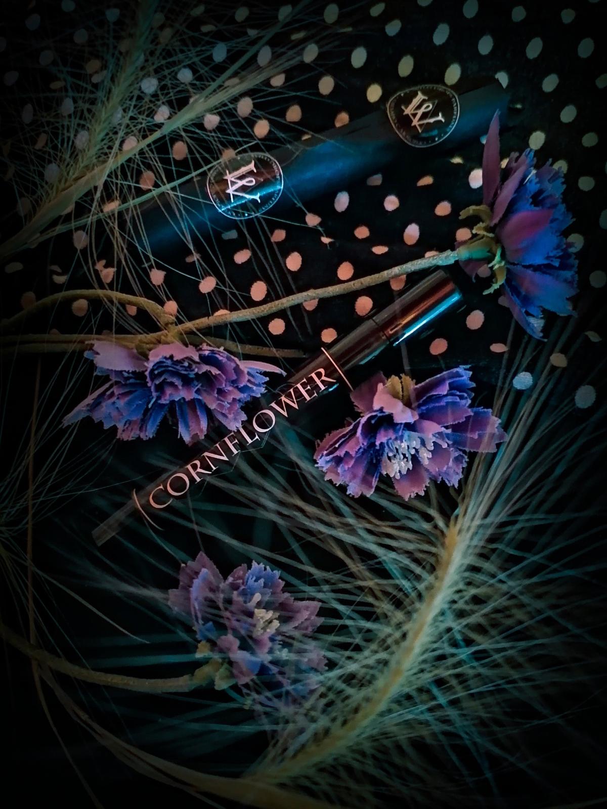 عطر ادکلن کُرن‌فلاور وایلد دراپز پارفومز - Cornflower Wild Drops Parfums - بررسی، قیمت و خرید