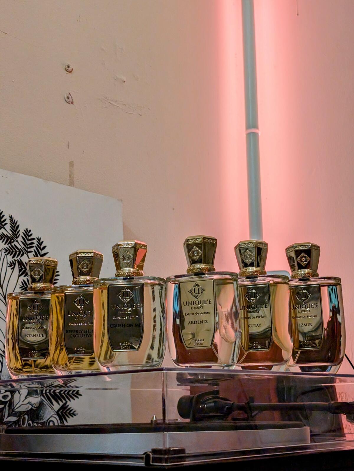 عطر ادکلن بورلی هیلز اکسکلوسیو یونیک لاکچری - Beverly Hills Exclusive Unique'e Luxury - بررسی، قیمت و خرید