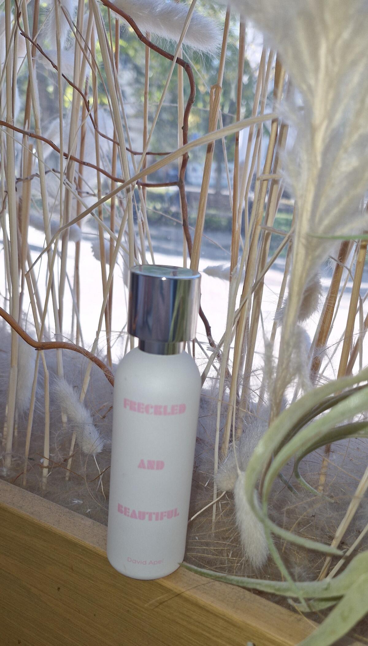عطر ادکلن فرکلد اند بیوتیفول وات وی دو ایز سیکرت - Freckled and Beautiful What We Do Is Secret - بررسی، قیمت و خرید