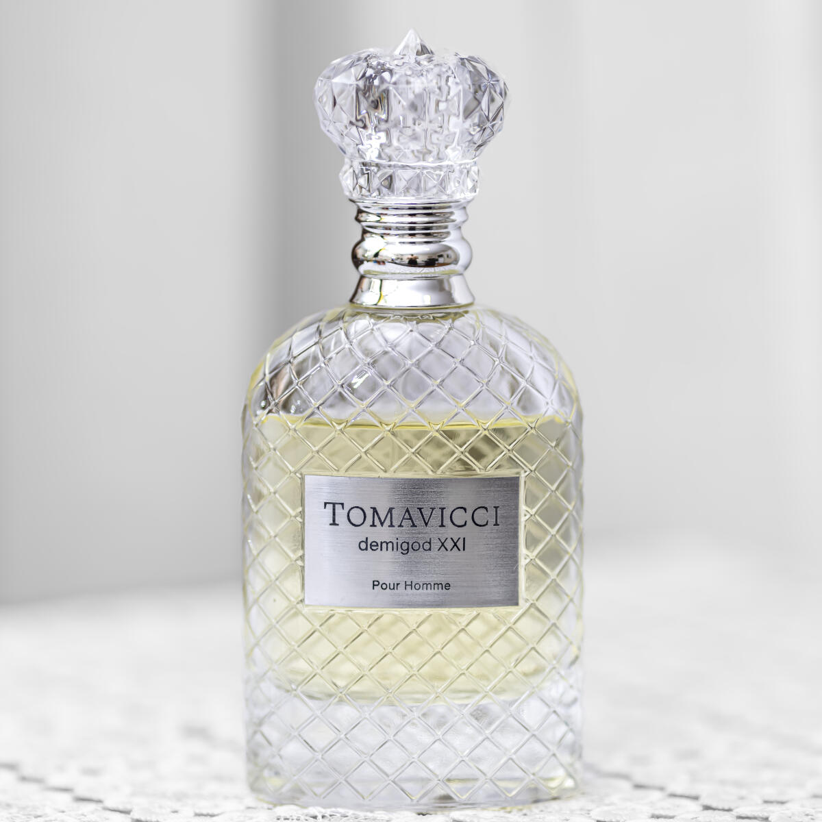 عطر ادکلن دمی‌گاد بیست و یک تاماویچی - Demigod XXI Tomavicci - بررسی، قیمت و خرید