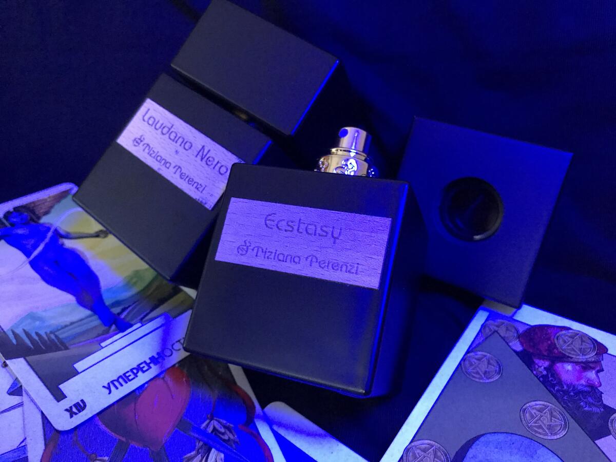 عطر ادکلن اکستسی تیزیانا ترنزی - Ecstasy Tiziana Terenzi - بررسی، قیمت و خرید
