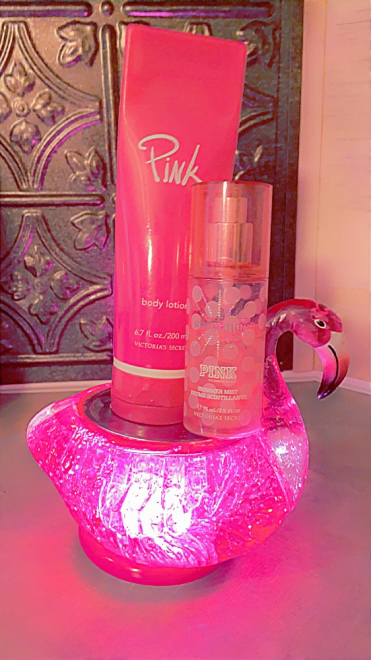 عطر ادکلن پینک ۲۰۰۱ ویکتوریا سیکرت - Pink 2001 Victoria's Secret - بررسی، قیمت و خرید