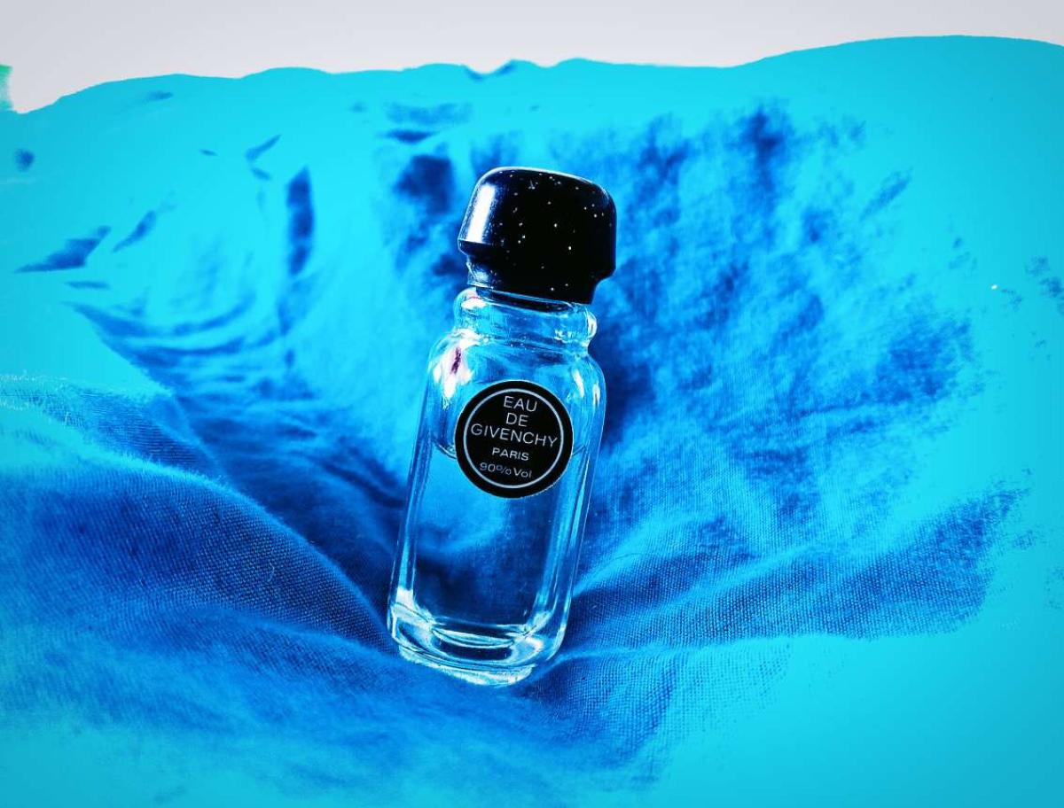 عطر ادکلن او دو ژیوانشی ژیوانشی - Eau de Givenchy Givenchy - بررسی، قیمت و خرید