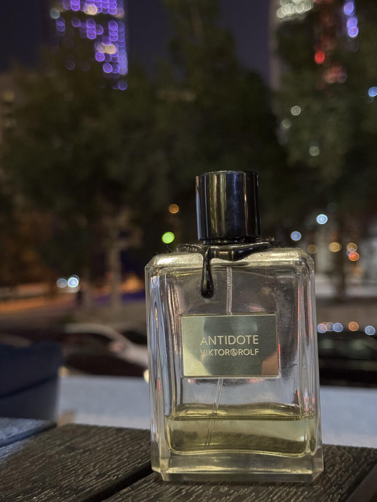 عطر ادکلن انتی‌دوت ویکتور اند رولف - Antidote Viktor&Rolf - بررسی، قیمت و خرید