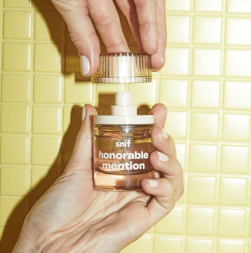 عطر ادکلن آنُرِبِل مِـنشن اسنیف - Honorable Mention Snif - بررسی، قیمت و خرید