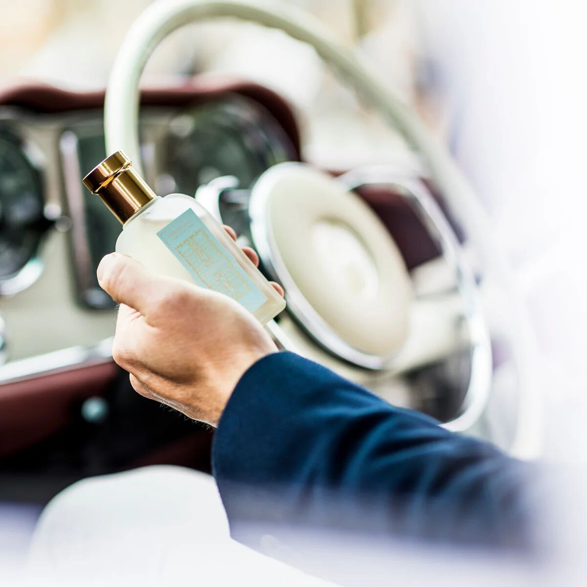 عطر ادکلن می‌فر تروفیت اند هیل - Mayfair Truefitt & Hill - بررسی، قیمت و خرید