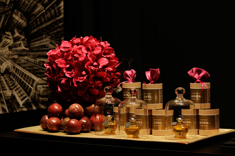 عطر ادکلن روبج اکستریت دی پارفوم ویرو پروفومو - Rubj Extrait de Parfum Vero Profumo - بررسی، قیمت و خرید