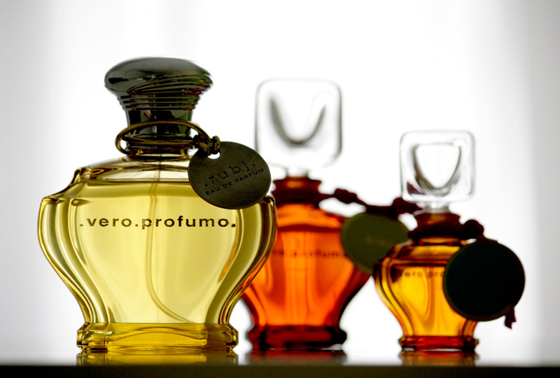 عطر ادکلن کی‌کی او دو پرفیوم ویرو پروفومو - Kiki Eau de Parfum Vero Profumo - بررسی، قیمت و خرید