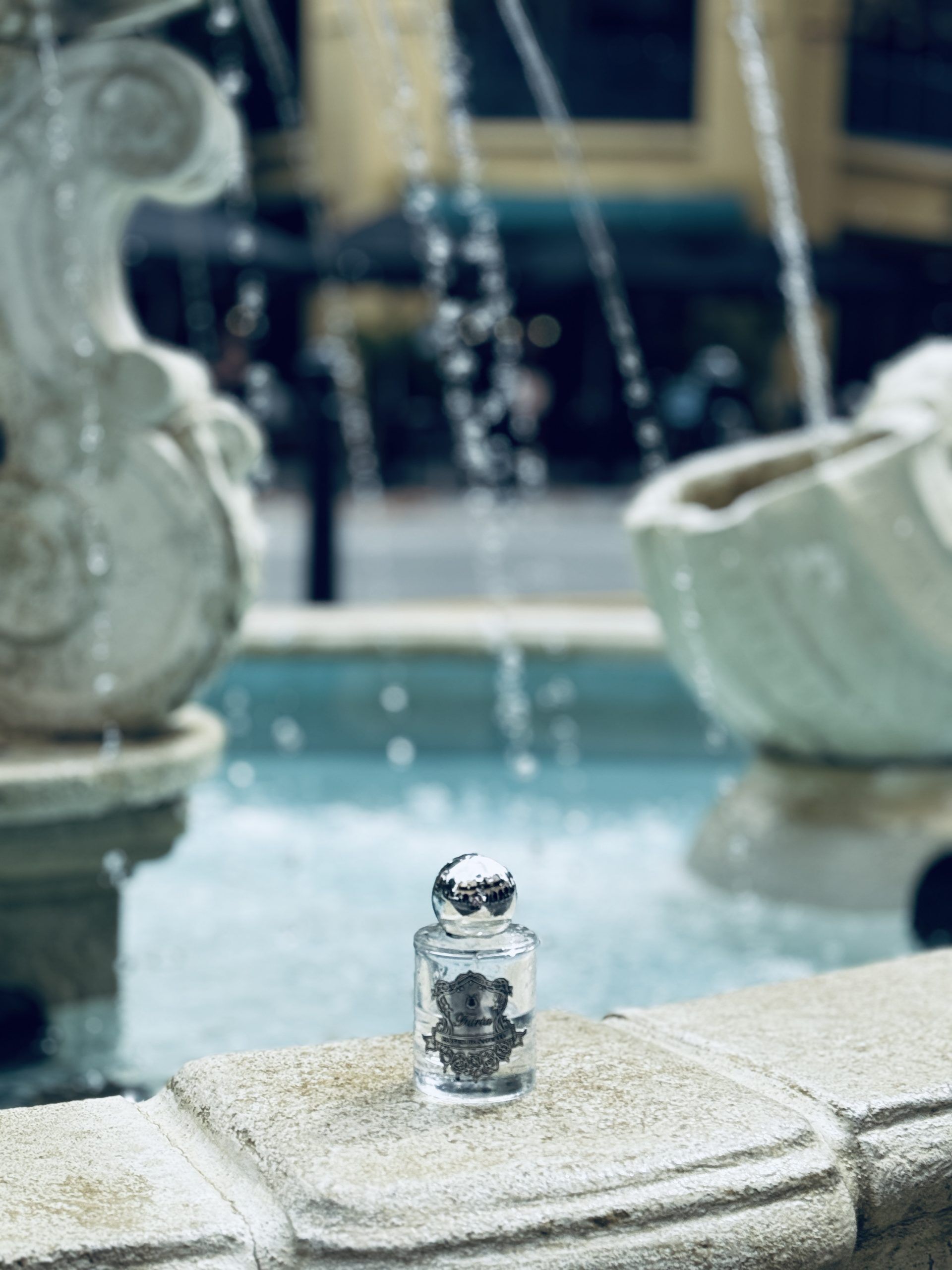 عطر ادکلن فلوٹنگ لوتوس فریا - Floating Lotus Fairia - بررسی، قیمت و خرید