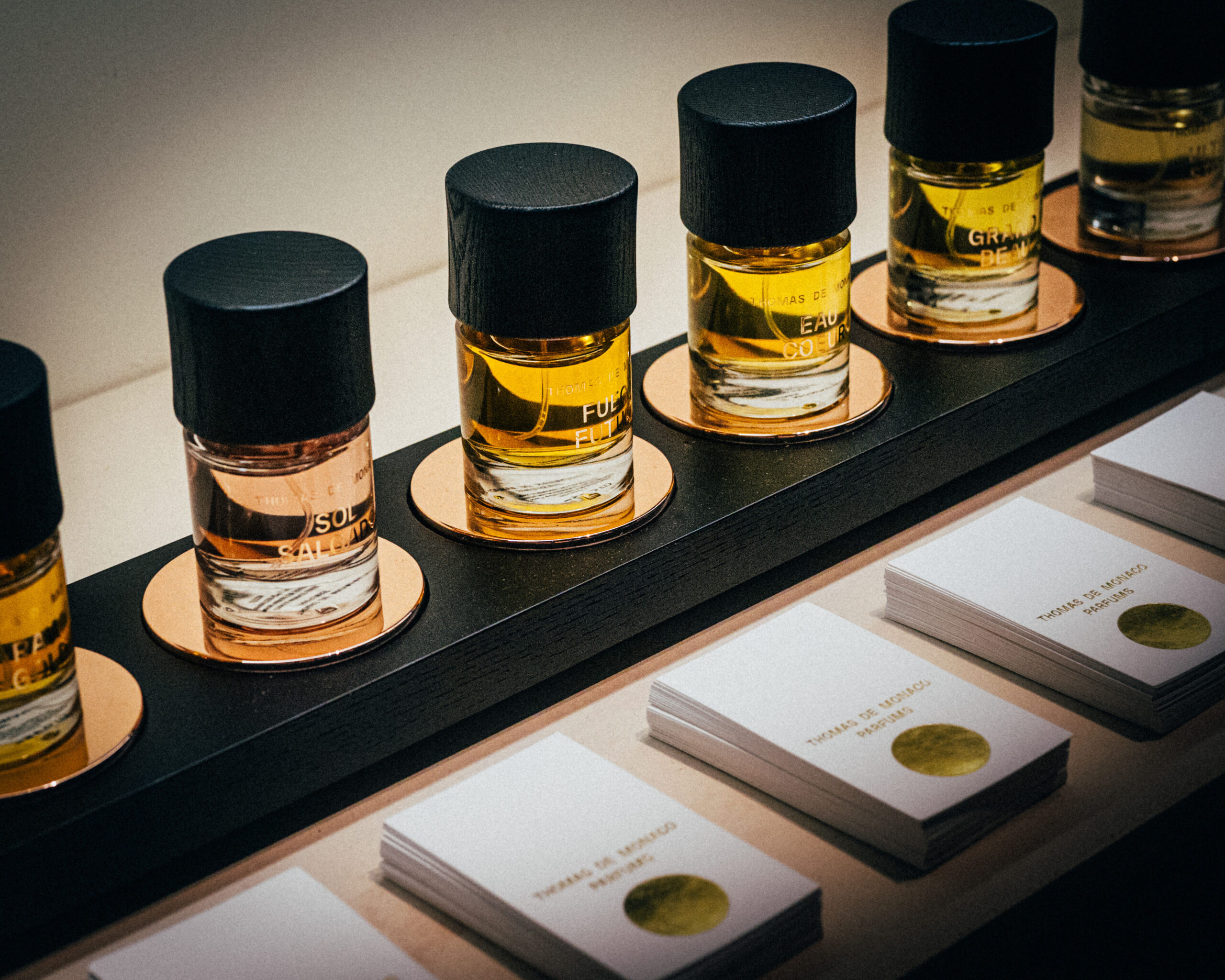 عطر ادکلن او کور اکستره د پرفیوم توماس د موناکو - Eau Coeur Extrait de Parfum Thomas de Monaco - بررسی، قیمت و خرید