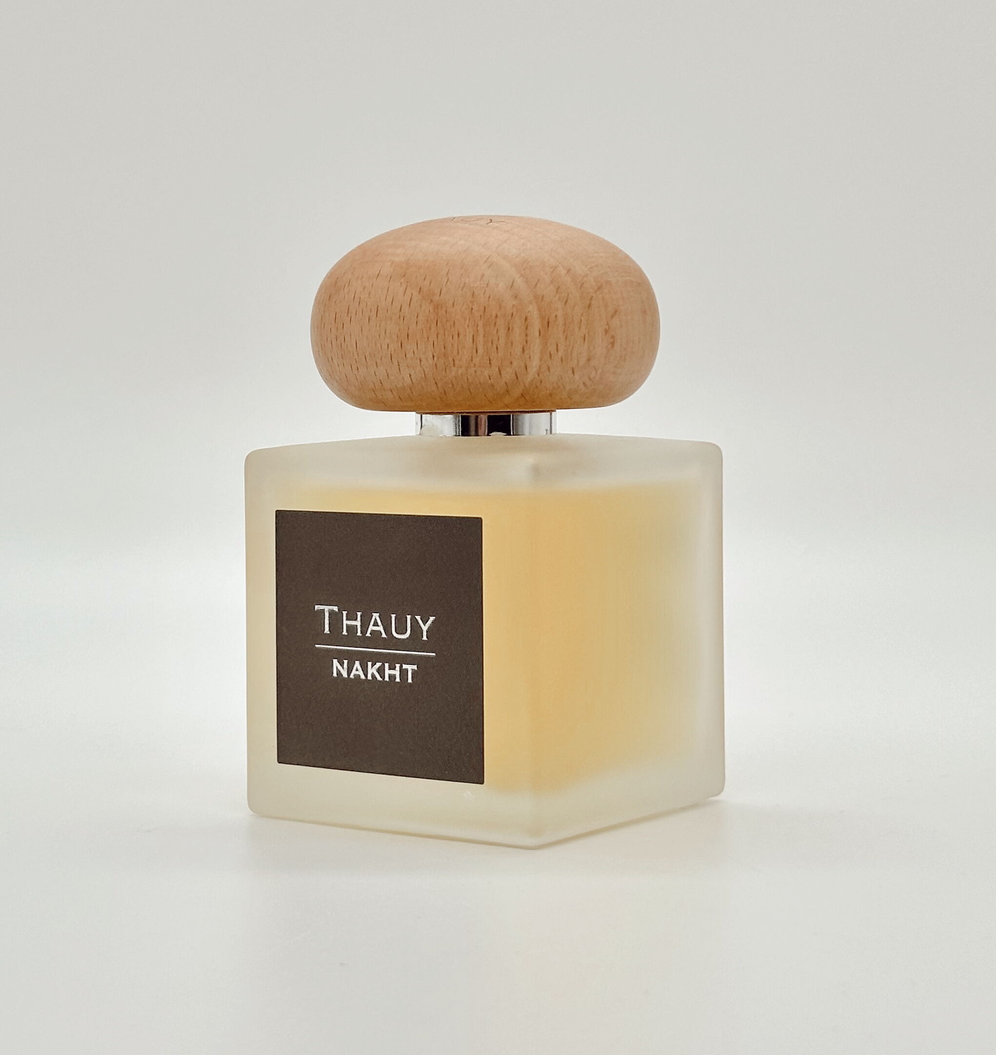 عطر ادکلن نخت تای - Nakht Thauy - بررسی، قیمت و خرید