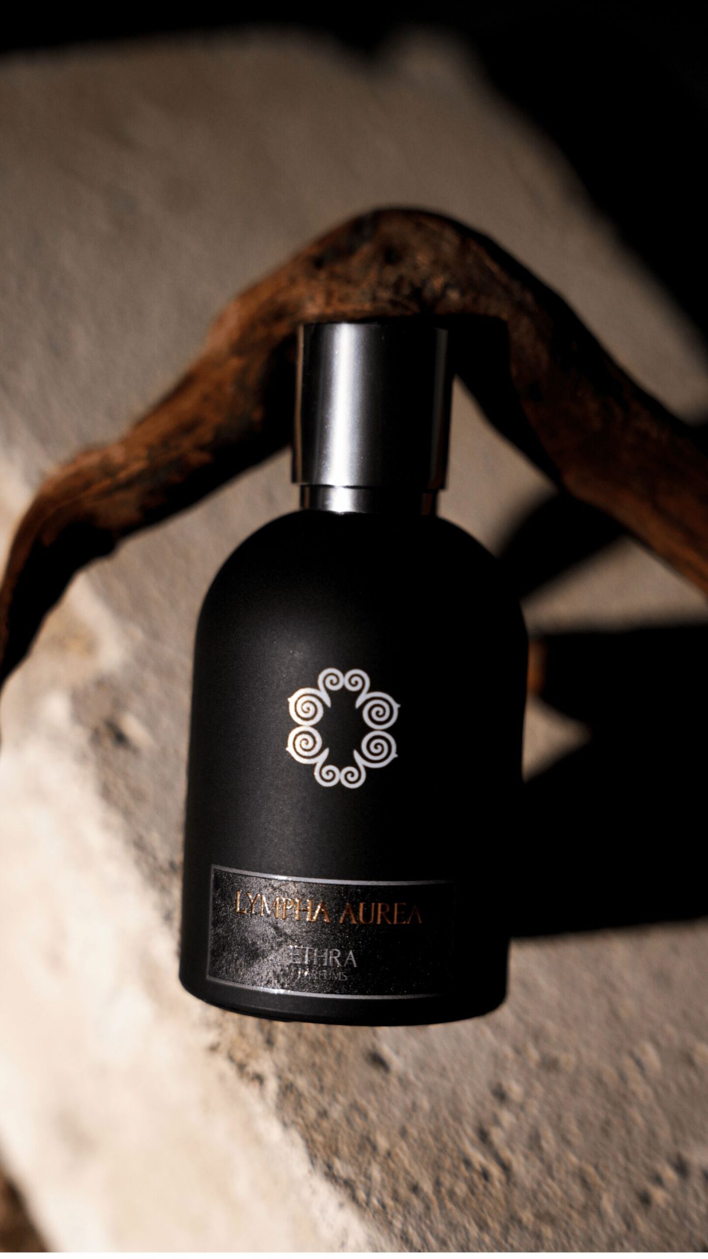 عطر ادکلن لیمفا اورئا اتر پارفومز - Lympha Aurea Ethra Parfums - بررسی، قیمت و خرید