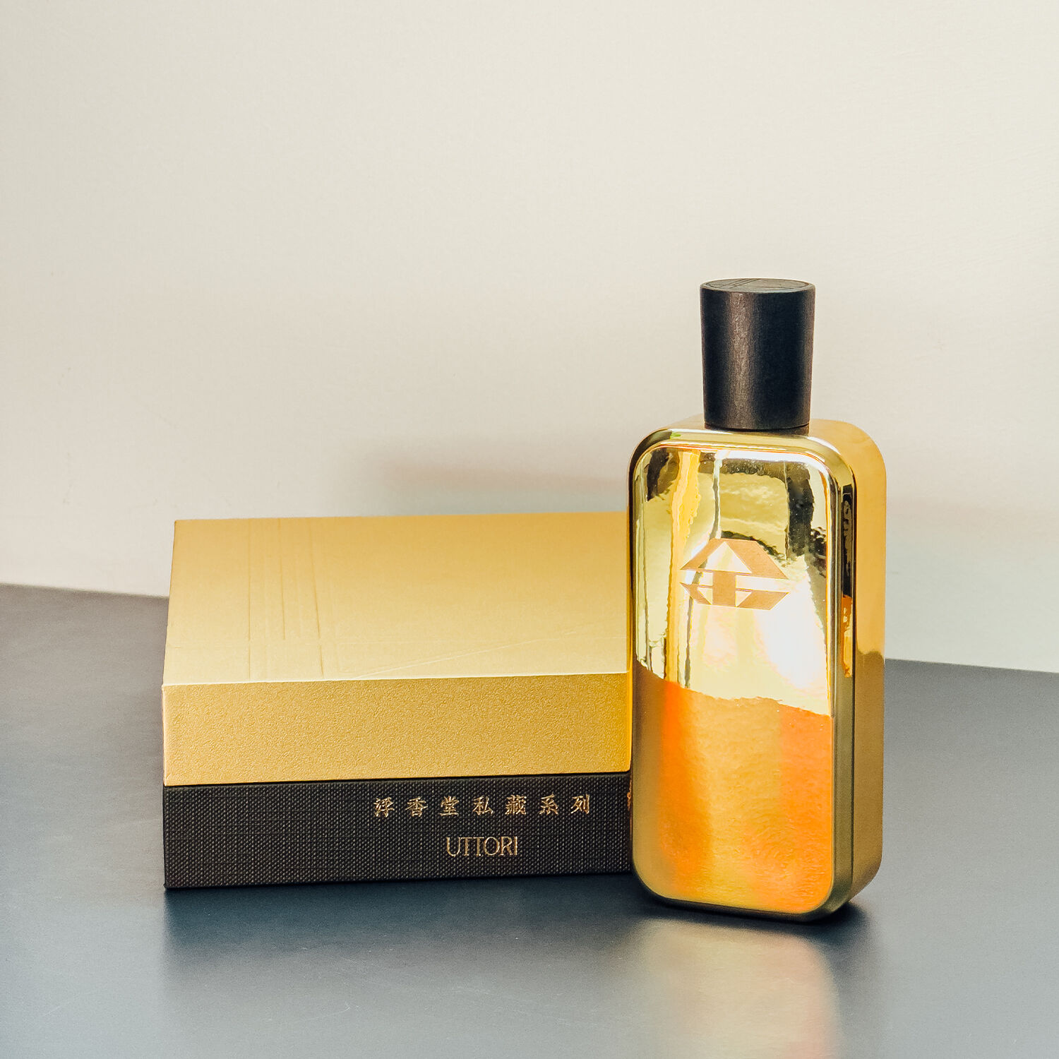 عطر ادکلن گلد فوکودو - Gold 金 Fukudo 浮香堂 - بررسی، قیمت و خرید