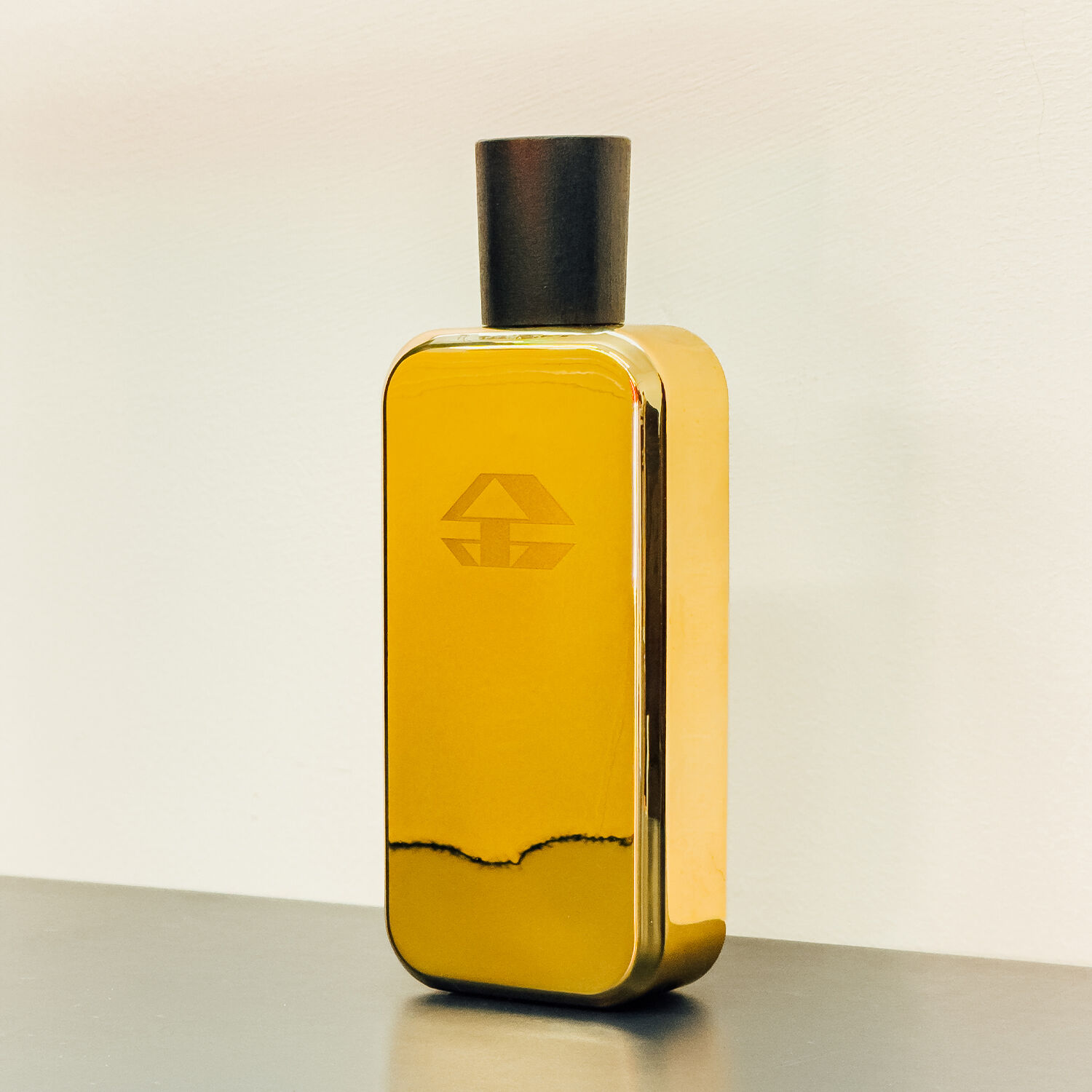 عطر ادکلن گلد فوکودو - Gold 金 Fukudo 浮香堂 - بررسی، قیمت و خرید