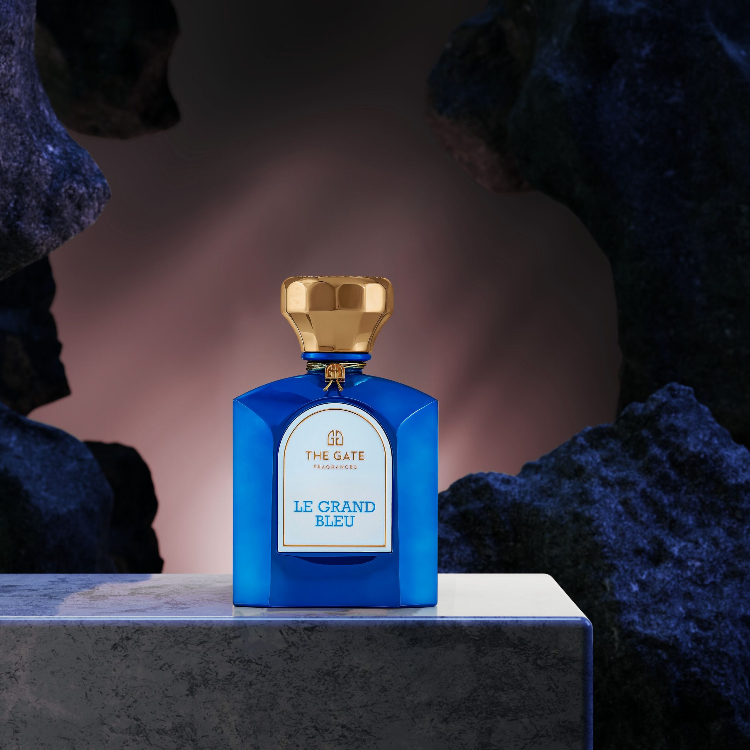 عطر ادکلن لو گران بلو ذ گییت فریگرنسز پاریس - Le Grand Bleu Extrait de Parfum The Gate Fragrances Paris - بررسی، قیمت و خرید