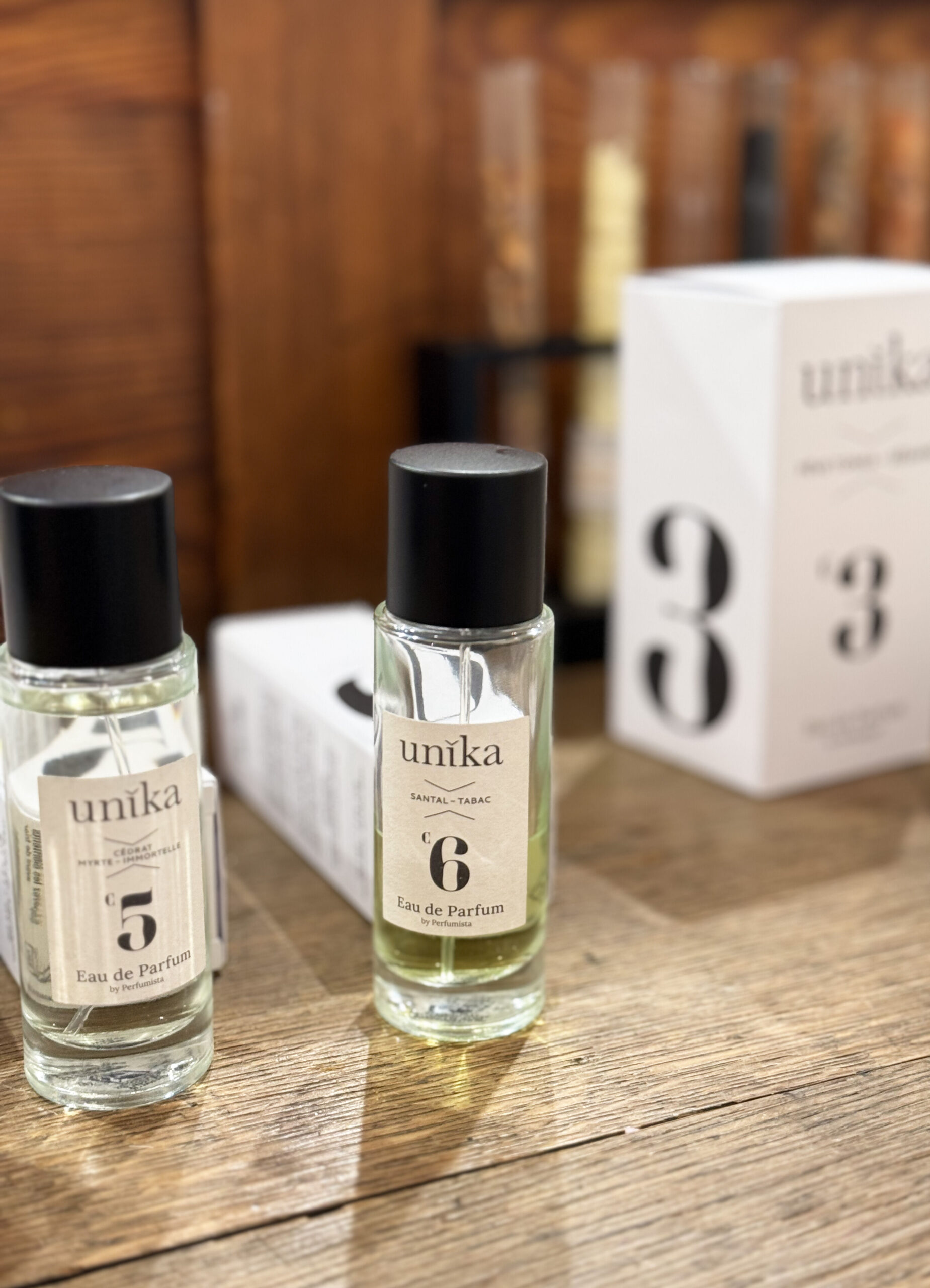 عطر ادکلن سانتال تاباک یونیکا - c 6 – Santal Tabac Unika - بررسی، قیمت و خرید