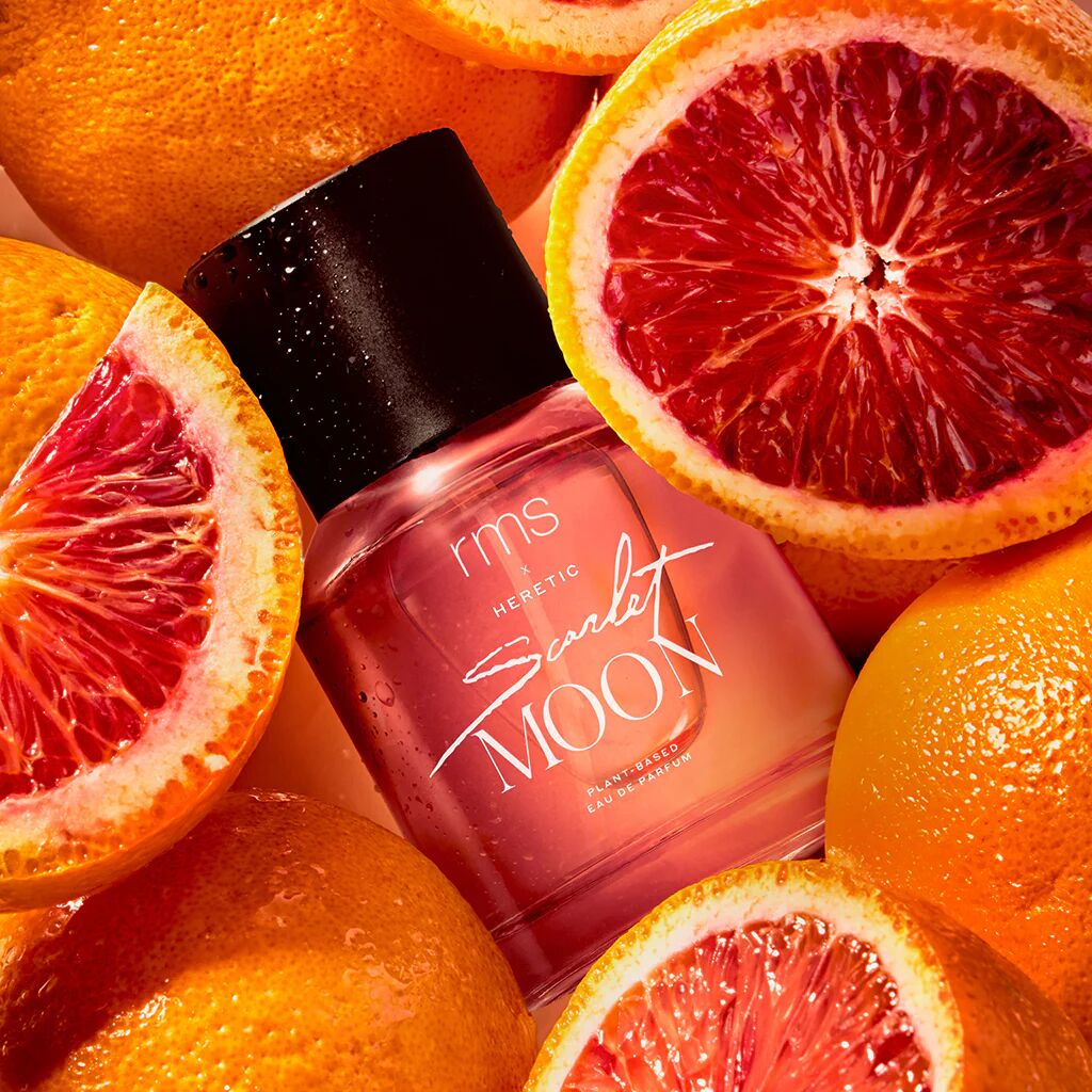 عطر ادکلن اسکارلت مون هرتیک پارفوم - Scarlet Moon Heretic Parfum - بررسی، قیمت و خرید