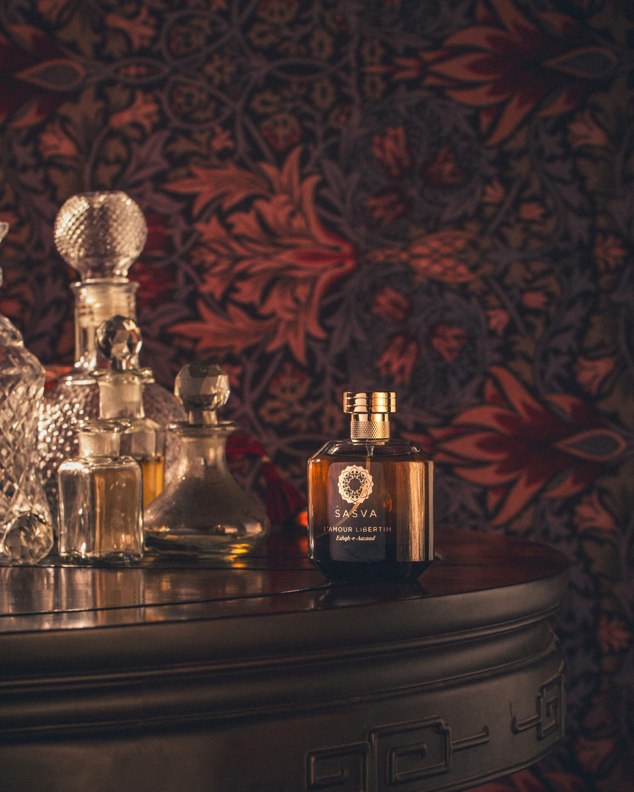 عطر ادکلن لامور لیبرتن عشق آزاد ساسوا - L’Amour Libertin Eshqh-e-Aazaad Sasva - بررسی، قیمت و خرید