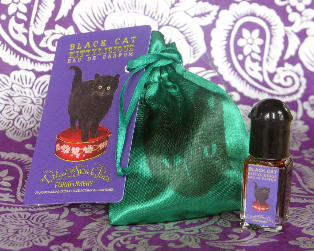 عطر ادکلن بلک کت ولوت اند سویت پیس پورفومری - Black Cat Velvet & Sweet Pea’s Purrfumery - بررسی، قیمت و خرید