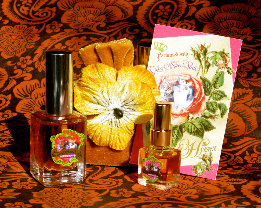 عطر ادکلن هانی ولوت اند سویت پیس پرفیومری - Honey Velvet & Sweet Pea’s Purrfumery - بررسی، قیمت و خرید